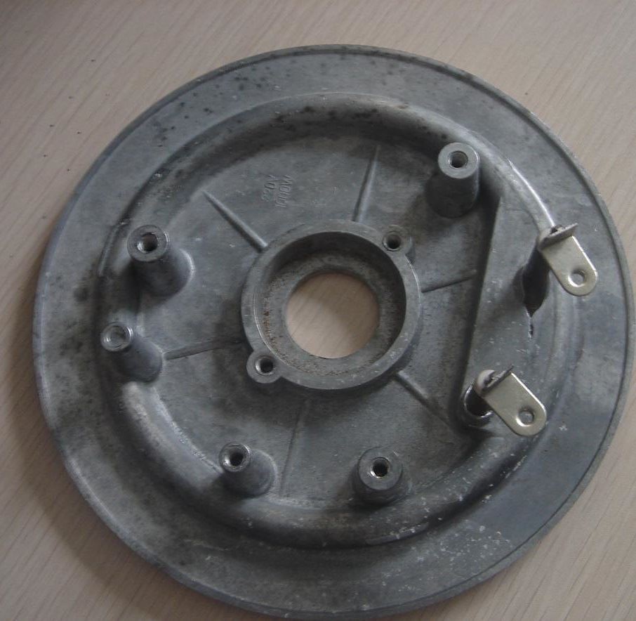 What is the principle of the electric heating plate of the rice cooker?